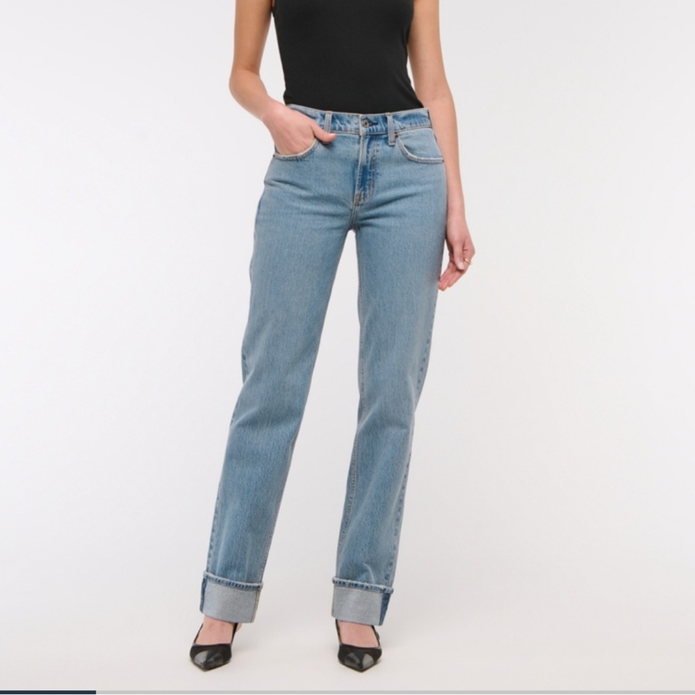 Abercrombie & Fitch Curve Love Cuffed 90s Relaxed Jeans